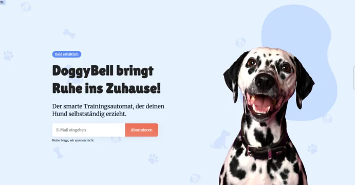Pale blue DoggyBell landing page with a dog illustration and the headline DoggyBell bringt Ruhe ins Zuhause!